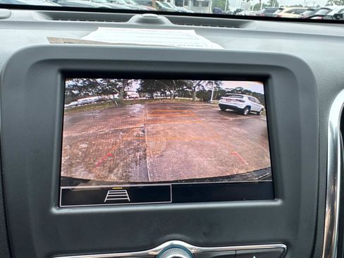 Used 2024 Chevrolet Equinox LT image 22