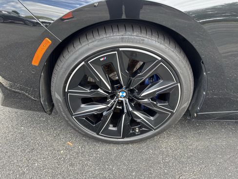 Used 2023 BMW i7 xDrive60 AWD/4WD image 38