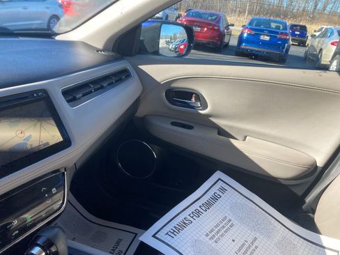 Used 2017 Honda HR-V EX-L image 16