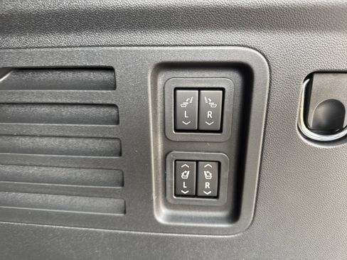 Used 2025 Buick Enclave Sport Touring w/ Power Package image 34