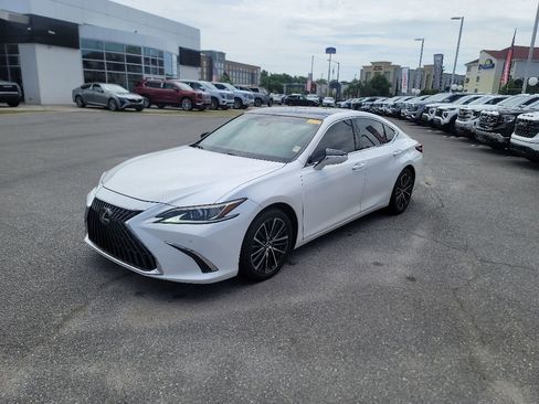 Used 2022 Lexus ES 350 w/ Premium Package FWD image 3