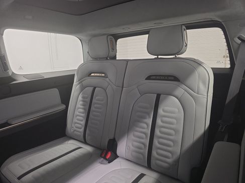 Used 2023 Rivian R1S Adventure AWD/4WD image 22