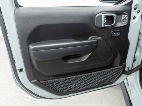 Used 2023 Jeep Wrangler Unlimited w/ 8.4" Radio Group image 14