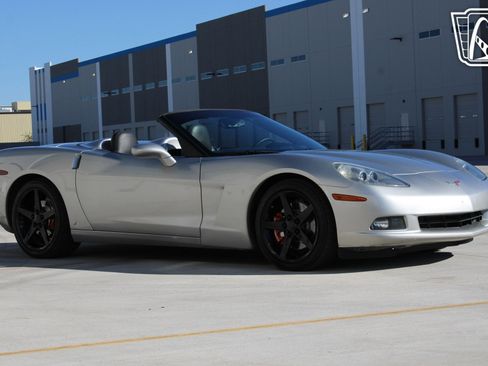 Used 2005 Chevrolet Corvette w/ Preferred Equipment Group image 5