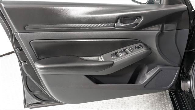 Used 2024 Nissan Altima 2.5 S FWD image 13