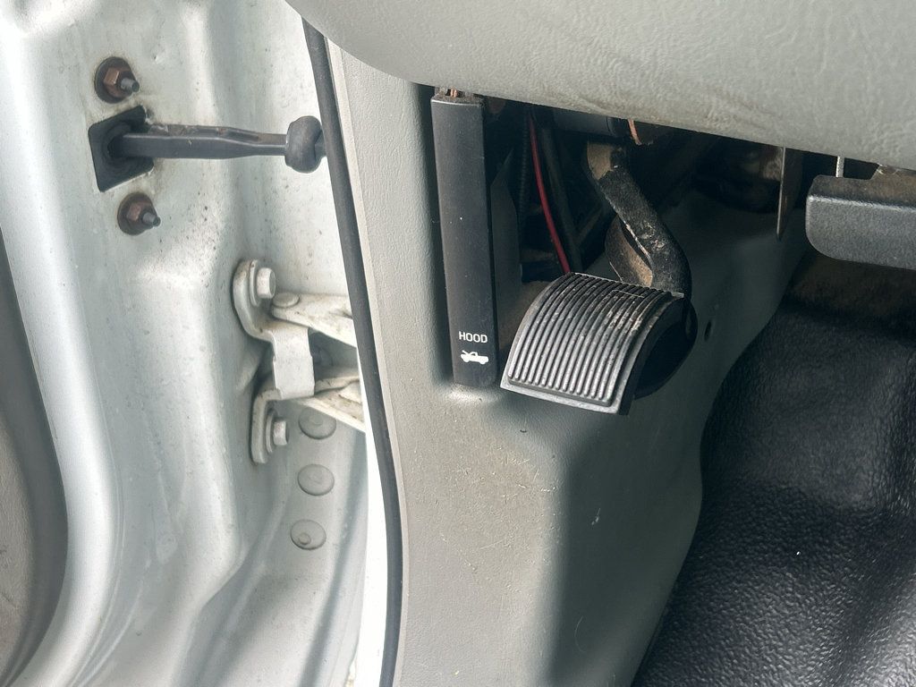 Used 2005 Ford F350 XLT RWD image 17