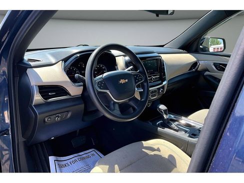 Used 2022 Chevrolet Traverse LS AWD/4WD image 16