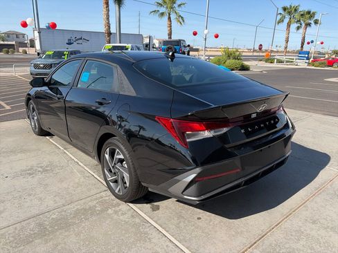 Used 2025 Hyundai Elantra Sport FWD image 4