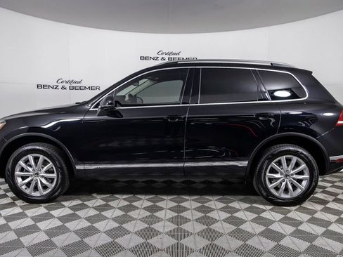 Used 2016 Volkswagen Touareg Sport image 11