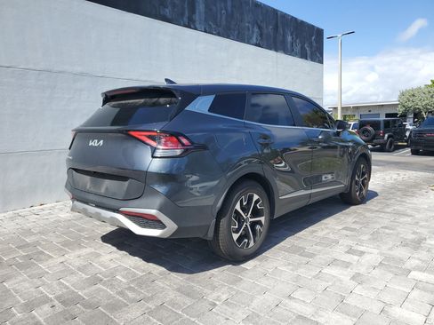 Used 2023 Kia Sportage EX image 5