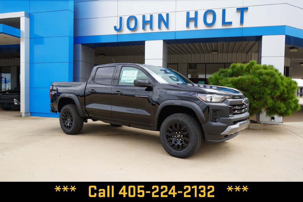 New 2026 Chevrolet Colorado Trail Boss AWD/4WD image 2