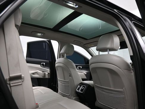 Used 2023 Kia Sorento S w/ Panoramic Sunroof Package FWD image 2