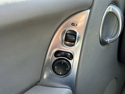 Used 2005 Jeep Liberty Limited w/ Trailer Tow Group image 8