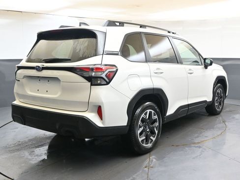 Certified 2025 Subaru Forester Premium AWD/4WD image 5