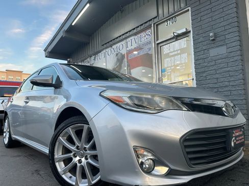 Used 2013 Toyota Avalon Limited image 1