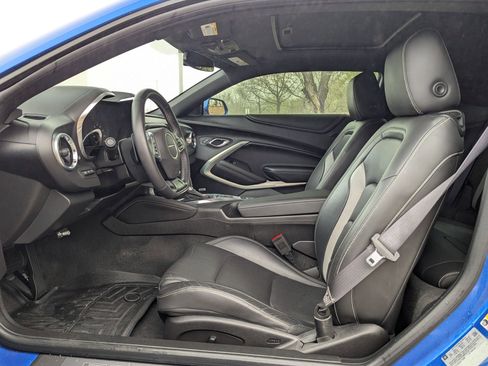 Used 2016 Chevrolet Camaro LT image 10