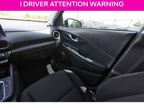 Certified 2022 Hyundai Kona SEL w/ Convenience Package FWD image 11