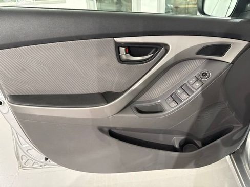 Used 2013 Hyundai Elantra GLS w/ Preferred Pkg FWD image 18