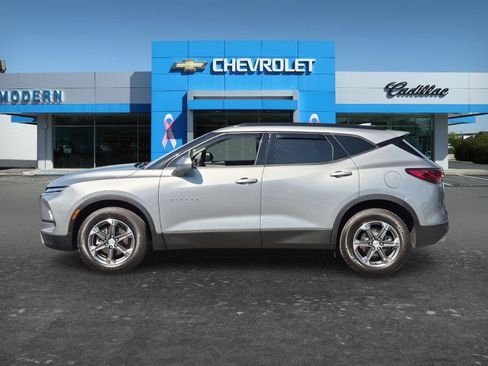 Certified 2024 Chevrolet Blazer LT w/ Convenience Package FWD image 2