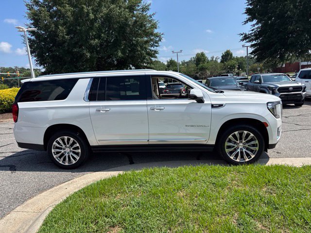 Used 2021 GMC Yukon XL Denali w/ Denali Premium Package AWD/4WD image 7