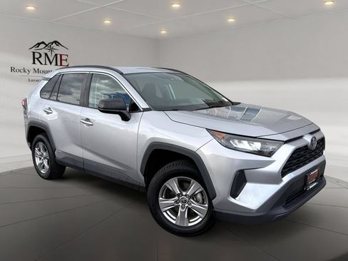 Used 2022 Toyota RAV4 LE AWD/4WD image 1