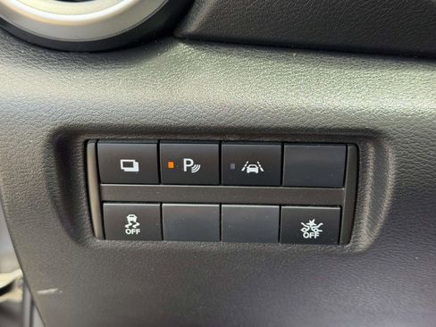 Used 2022 Nissan Versa S w/ Trunk Package FWD image 24