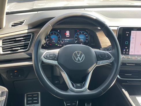 Certified 2025 Volkswagen Atlas SEL Premium R-Line AWD/4WD image 8