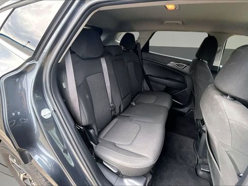 Used 2025 Kia Sportage LX AWD/4WD image 24