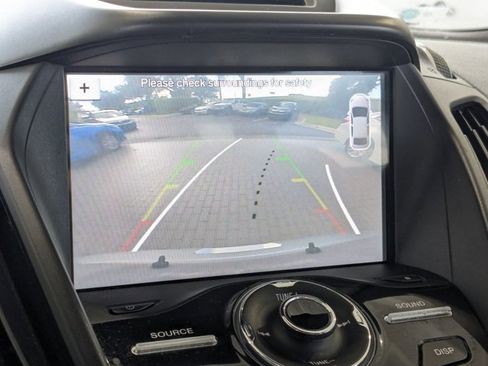 Used 2017 Ford Escape Titanium FWD image 9