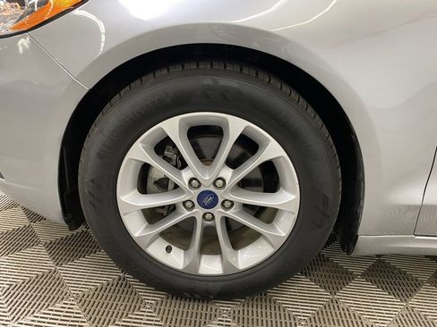 Used 2020 Ford Fusion SE image 13