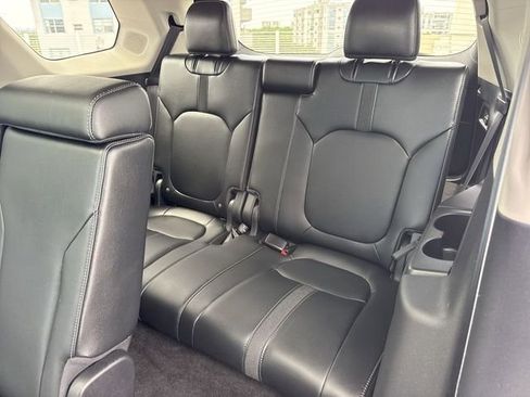 Used 2024 Honda Pilot Touring image 24