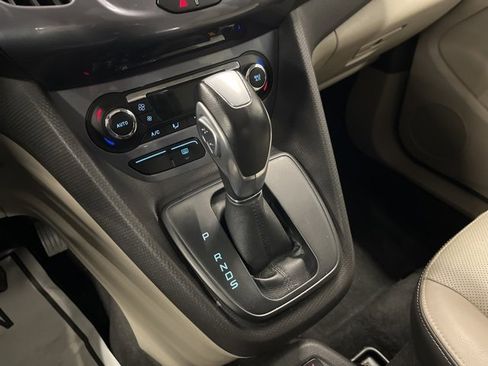 Used 2017 Ford Transit Connect Titanium image 19