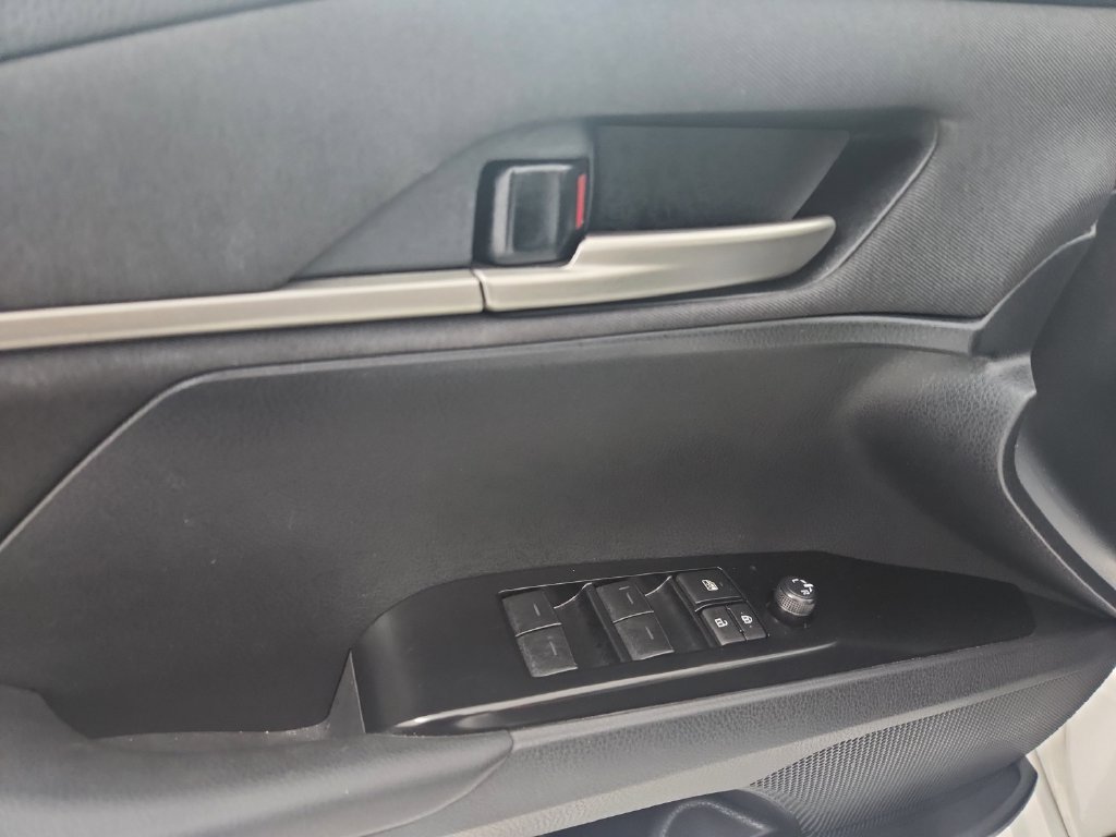 Used 2025 Toyota Camry LE FWD image 23