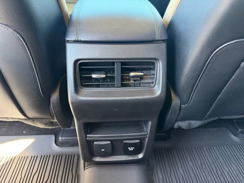 Used 2018 Ford Edge SEL w/ Equipment Group 201A AWD/4WD image 36