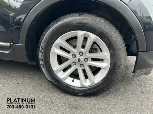 Used 2014 Ford Explorer XLT w/ Equipment Group 202A AWD/4WD image 21