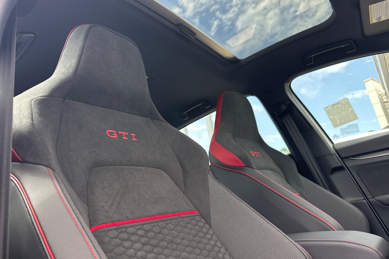 New 2026 Volkswagen GTI SE FWD image 15
