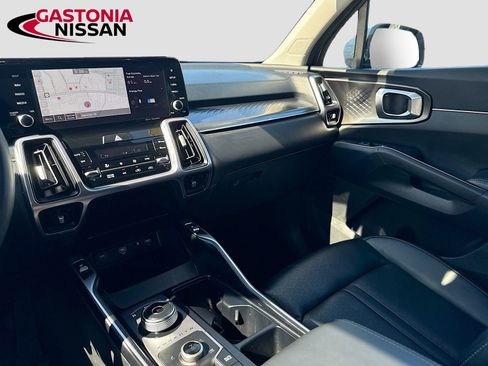 Used 2023 Kia Sorento EX AWD/4WD image 32