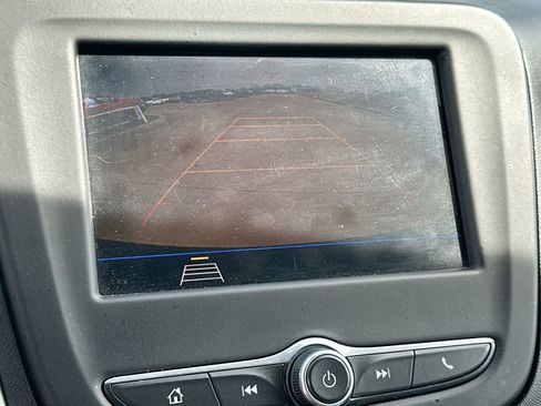 Used 2020 Chevrolet Equinox LS w/ LS Convenience Package image 17