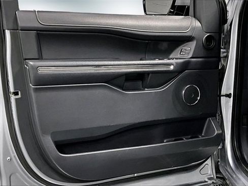 Used 2023 Ford Expedition Max XLT image 20