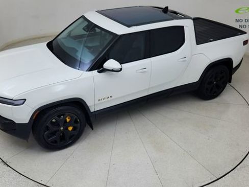 Used 2025 Rivian R1T Premium AWD/4WD image 76