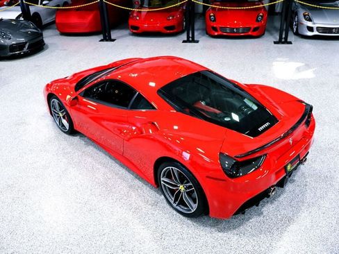 Used 2019 Ferrari 488 GTB RWD image 10