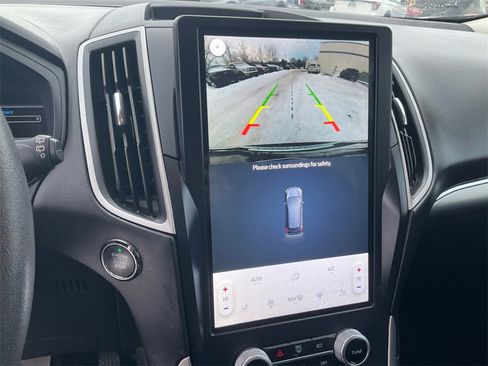 Used 2022 Ford Edge SEL w/ Sport Appearance Package image 30