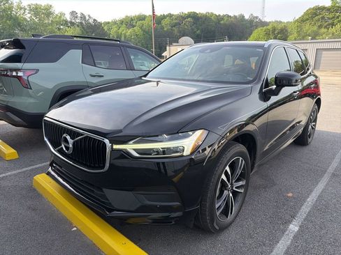 Used 2020 Volvo XC60 T5 Momentum image 11