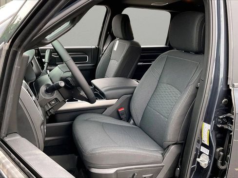 New 2026 RAM 2500 Big Horn AWD/4WD image 19