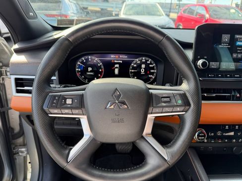 Used 2022 Mitsubishi Outlander SEL AWD/4WD image 15