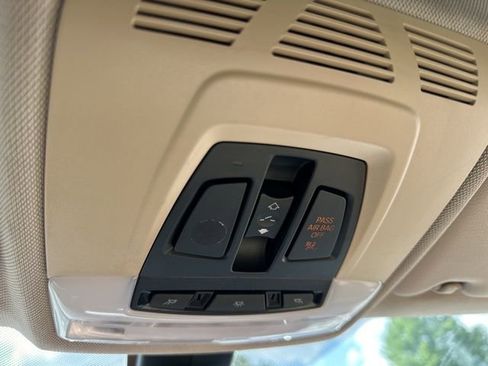 Used 2014 BMW 320i xDrive Sedan AWD/4WD image 11