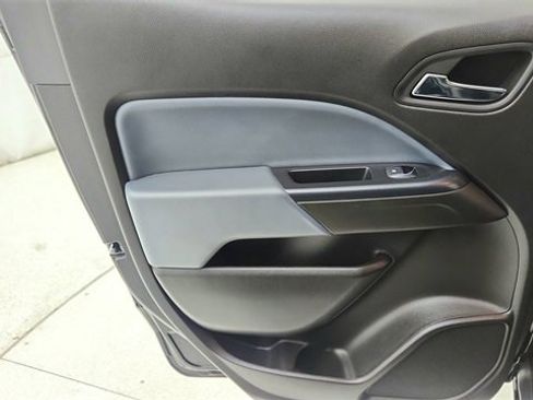 Used 2021 Chevrolet Colorado Z71 image 32