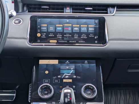 Used 2022 Land Rover Range Rover Evoque R-Dynamic SE AWD/4WD image 17