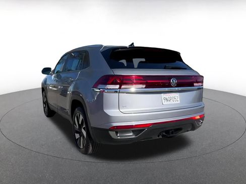 Used 2025 Volkswagen Atlas Cross Sport SE image 11