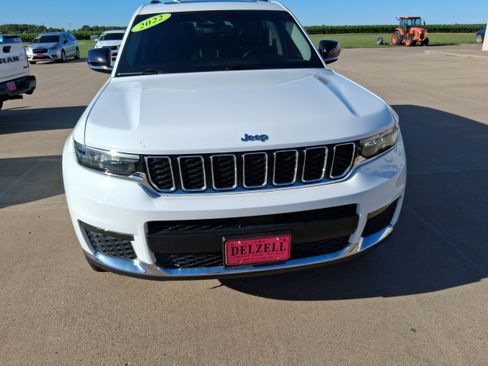 Used 2022 Jeep Grand Cherokee L Limited AWD/4WD image 3